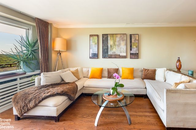5800 Arlington Ave Apt 15B, New York City, NY 10471