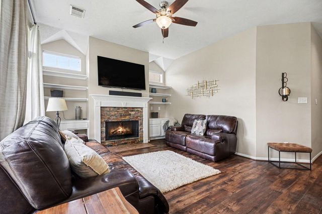 115 Island Breeze Circle, League City, TX 77573