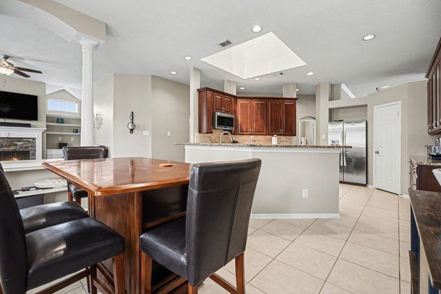 115 Island Breeze Circle, League City, TX 77573