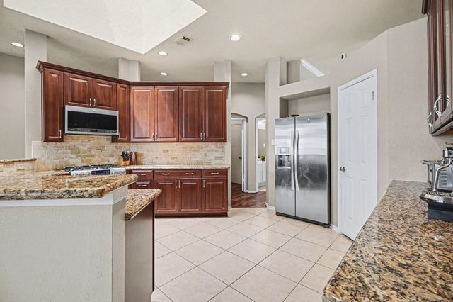 115 Island Breeze Circle, League City, TX 77573