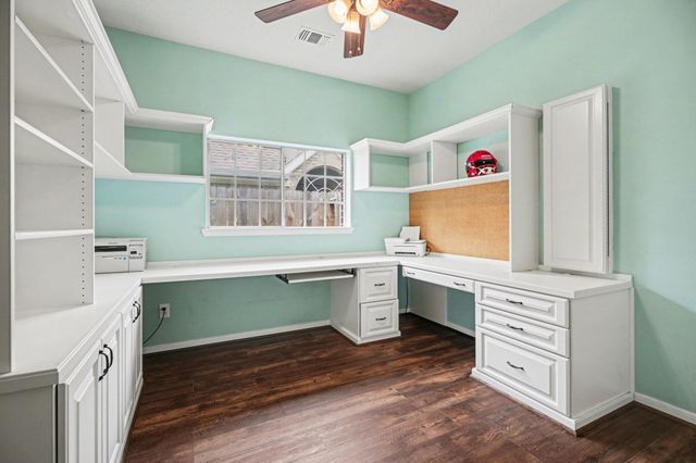 115 Island Breeze Circle, League City, TX 77573
