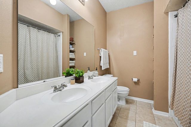 115 Island Breeze Circle, League City, TX 77573