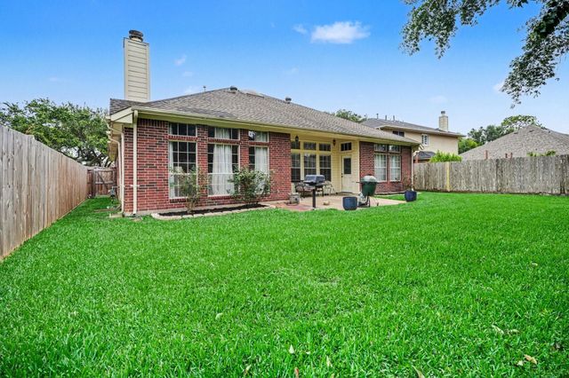 115 Island Breeze Circle, League City, TX 77573