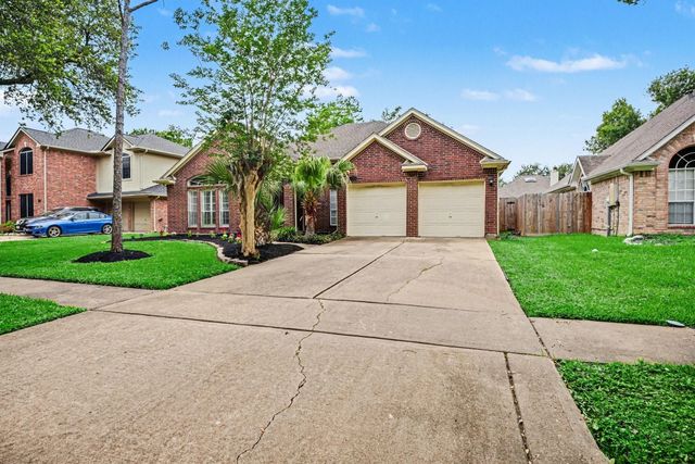 115 Island Breeze Circle, League City, TX 77573