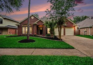 115 Island Breeze Circle, League City, TX 77573