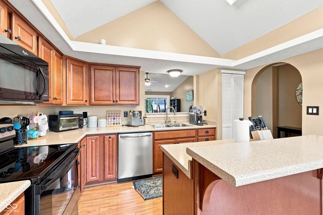 6525 El Paso Drive, Indianapolis, IN 46214