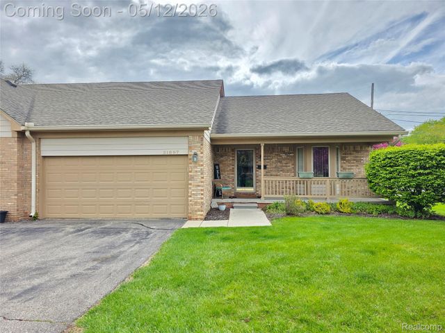 31897 John Michael Circle, Warren, MI 48093