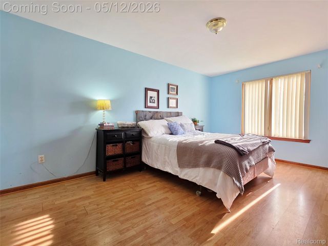 31897 John Michael Circle, Warren, MI 48093