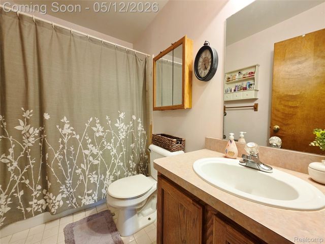 31897 John Michael Circle, Warren, MI 48093