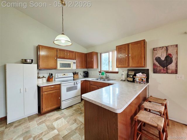 31897 John Michael Circle, Warren, MI 48093