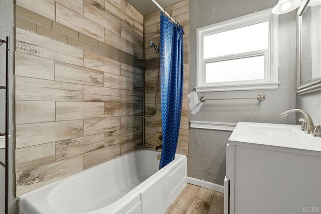 251 Skaggs Street, Lemoore, CA 93245