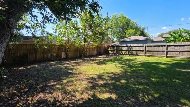 205 Leora Avenue, Pasadena, TX 77506
