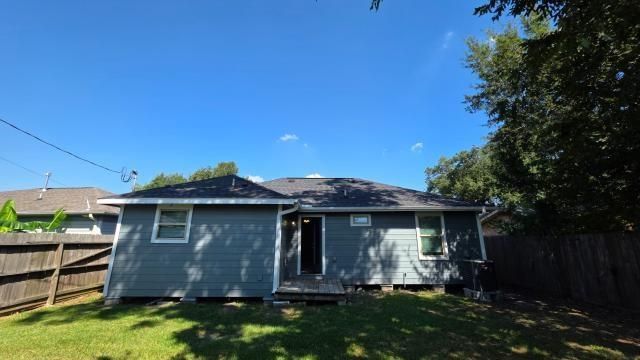 205 Leora Avenue, Pasadena, TX 77506