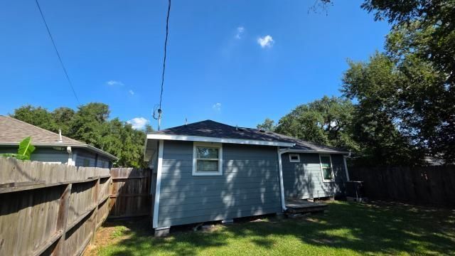 205 Leora Avenue, Pasadena, TX 77506