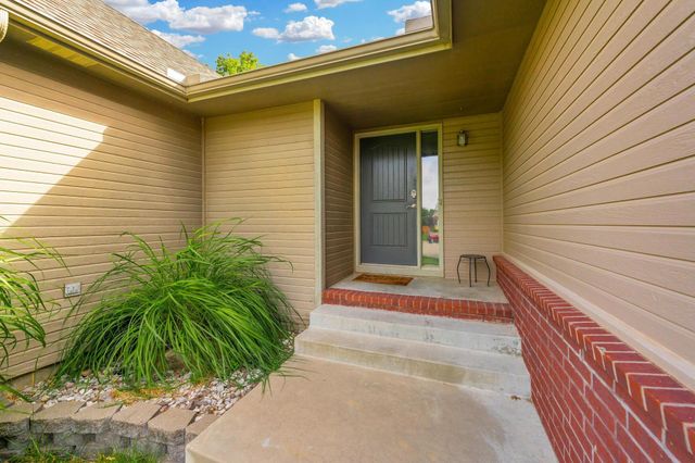 110 S Angela Circle, Wichita, KS 67235
