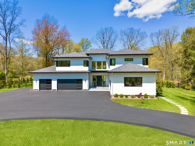 27 Old Oak Road, Easton, CT 06612