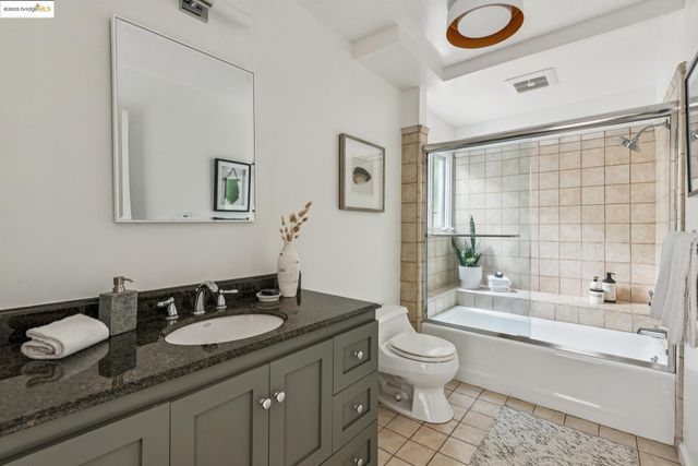 535 Hampton Rd, Piedmont, CA 94611