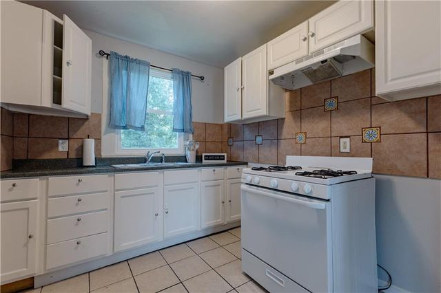 4525 Freeman Avenue, Kansas City, KS 66102