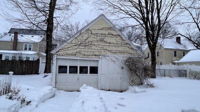 53 Texel Dr, Springfield, MA 01108