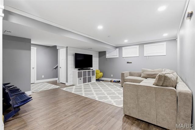 49 San Marino Parkway, Fenton, MO 63026