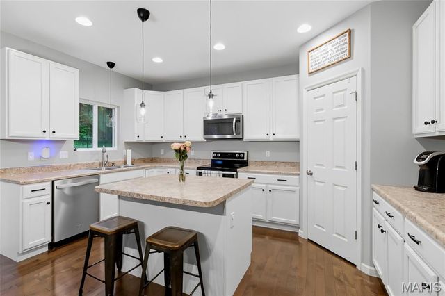 49 San Marino Parkway, Fenton, MO 63026