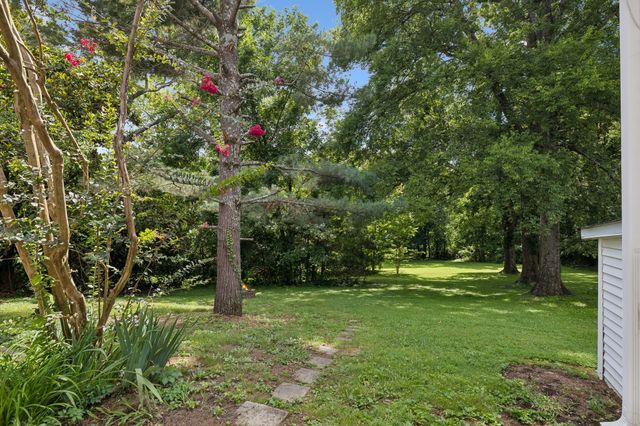 877 Kipling Dr, Nashville, TN 37217