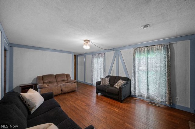 14 Valley View Drive, Vienna, WV 26105