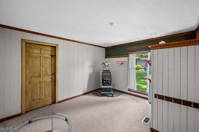 14 Valley View Drive, Vienna, WV 26105