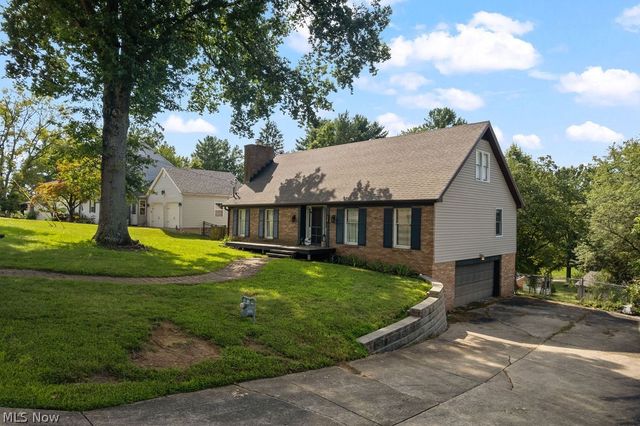 14 Valley View Drive, Vienna, WV 26105