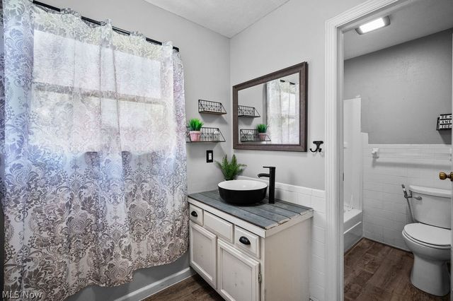 14 Valley View Drive, Vienna, WV 26105