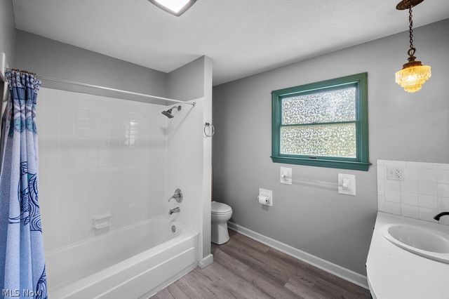 14 Valley View Drive, Vienna, WV 26105