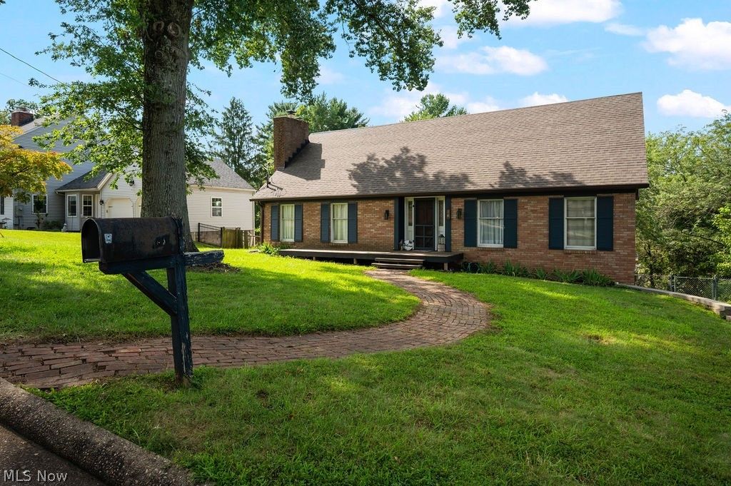 14 Valley View Drive, Vienna, WV 26105
