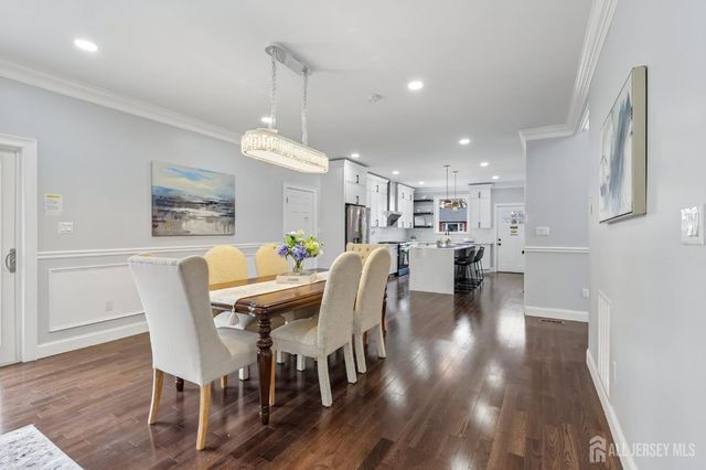 239 Suttons Lane, Edison, NJ 08817