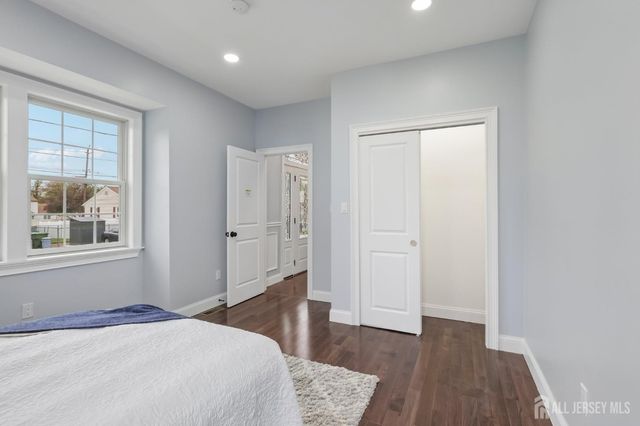 239 Suttons Lane, Edison, NJ 08817