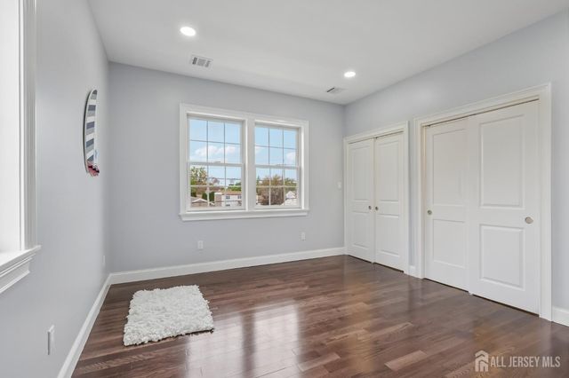 239 Suttons Lane, Edison, NJ 08817