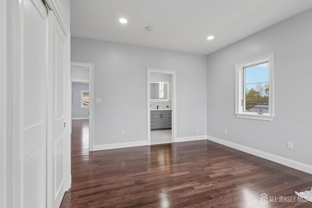 239 Suttons Lane, Edison, NJ 08817