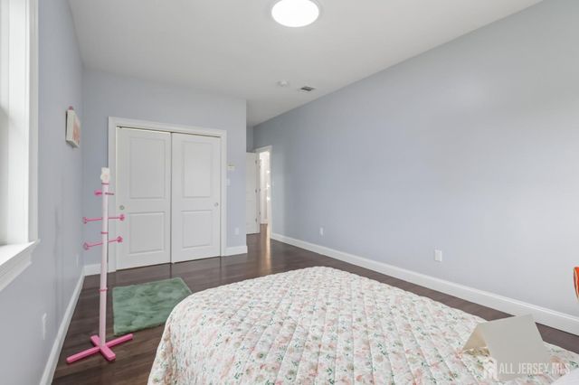239 Suttons Lane, Edison, NJ 08817