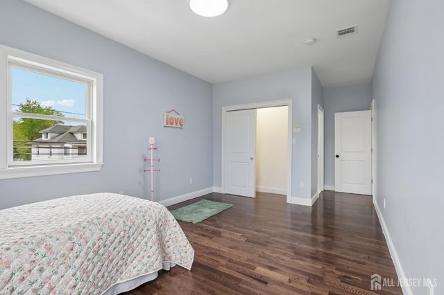 239 Suttons Lane, Edison, NJ 08817