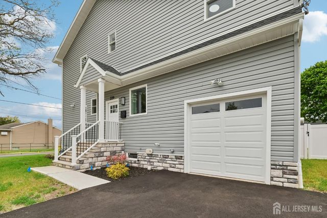 239 Suttons Lane, Edison, NJ 08817