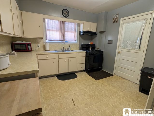 808 North Main Street, Jamestown, NY 14701