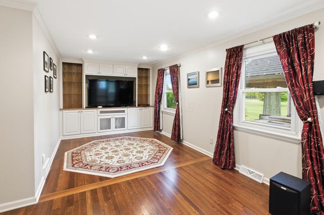 1539 Clubview Boulevard S, Columbus, OH 43235