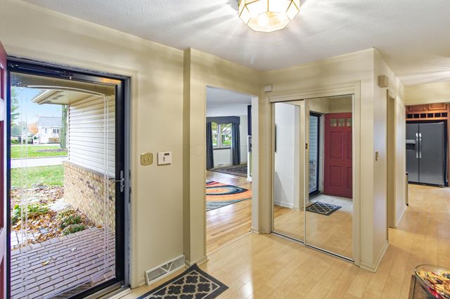 1539 Clubview Boulevard S, Columbus, OH 43235