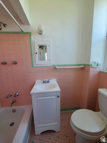 679 E 2ND AVE, Salt Lake City, UT 84103