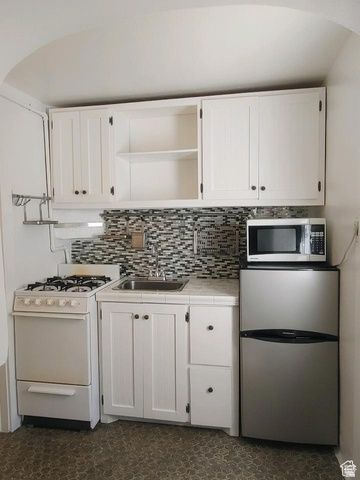 679 E 2ND AVE, Salt Lake City, UT 84103