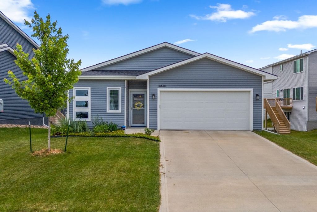 16660 Mill Pond Drive, Urbandale, IA 50323