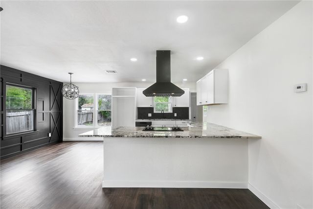 641 Robert Dr, Corpus Christi, TX 78412