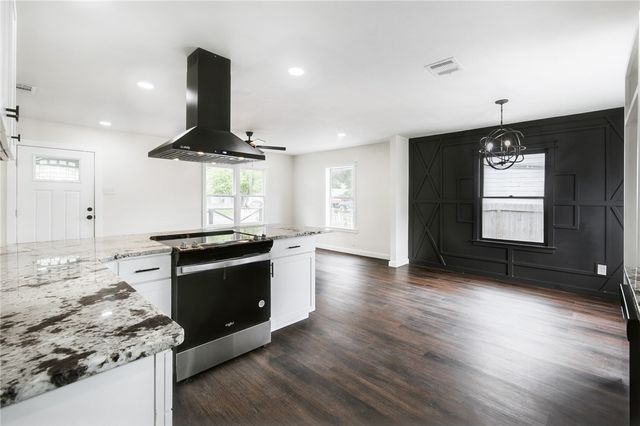 641 Robert Dr, Corpus Christi, TX 78412