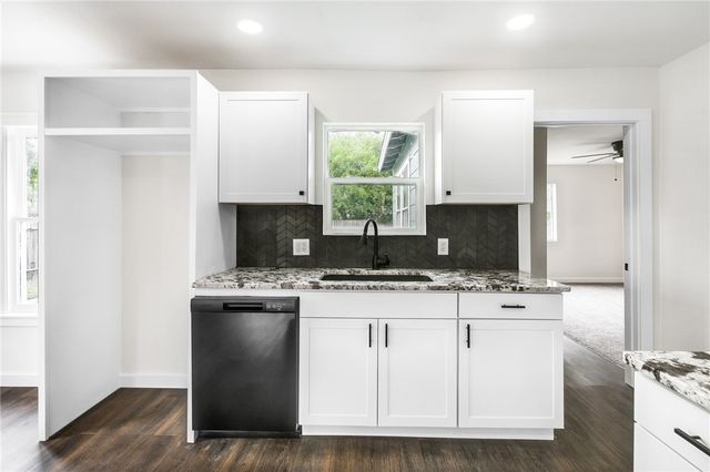 641 Robert Dr, Corpus Christi, TX 78412