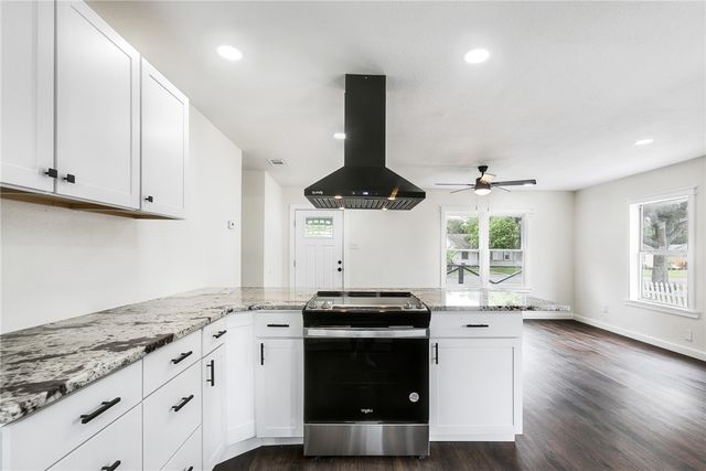 641 Robert Dr, Corpus Christi, TX 78412