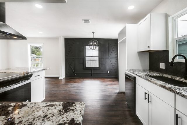 641 Robert Dr, Corpus Christi, TX 78412